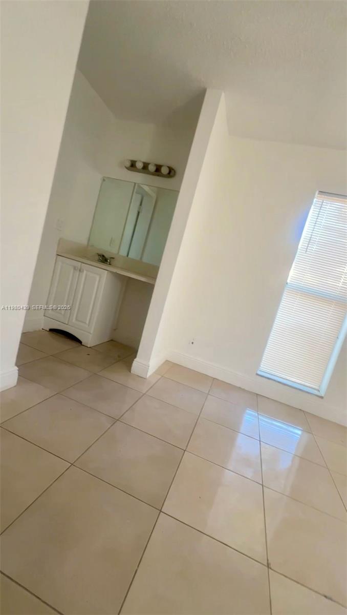 ARBOR KEYS CONDO - Residential