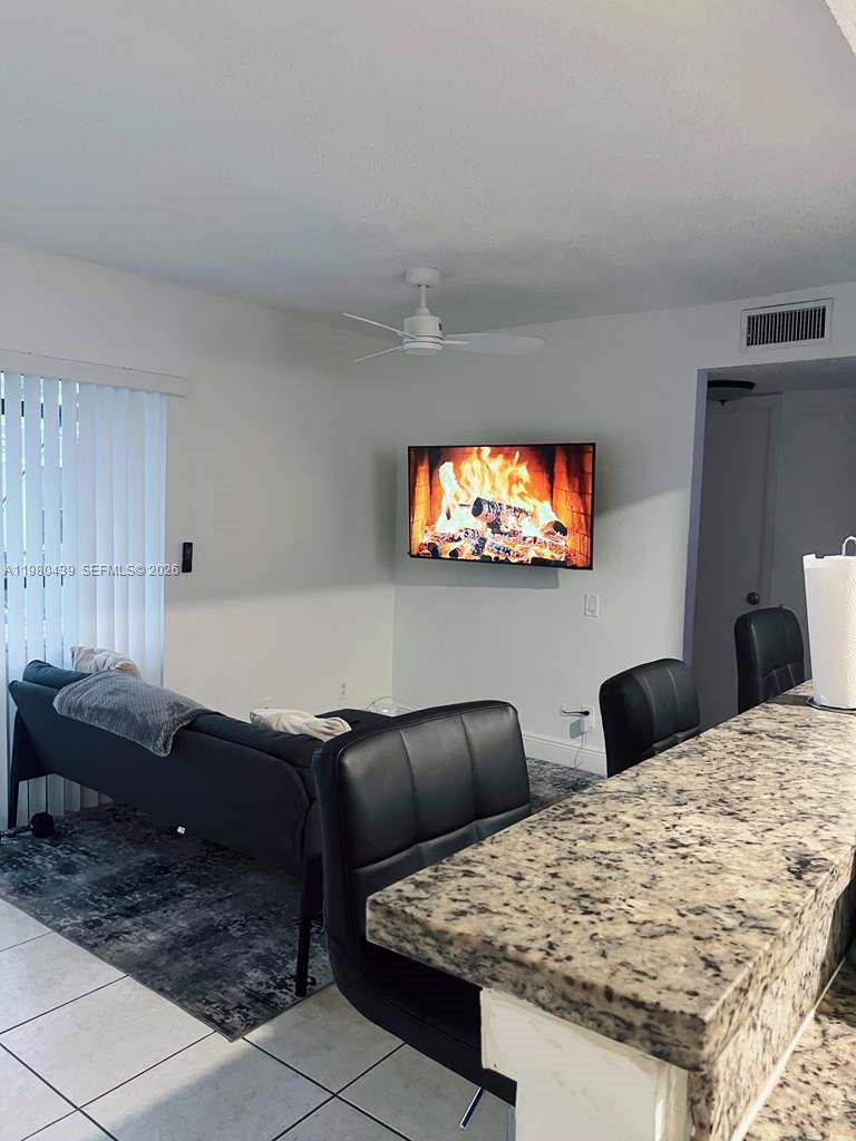 Investor opportunity! This spacious 3/2 offers extra private reversible room for office or TV. Tiles throughout, renovated kitchen and newer appliances. Full of light in beautiful community with pool. Laundry inside the unit. Pet friendly. Close to main roads and shopping. All ages welcome.
Quick access to main roads.