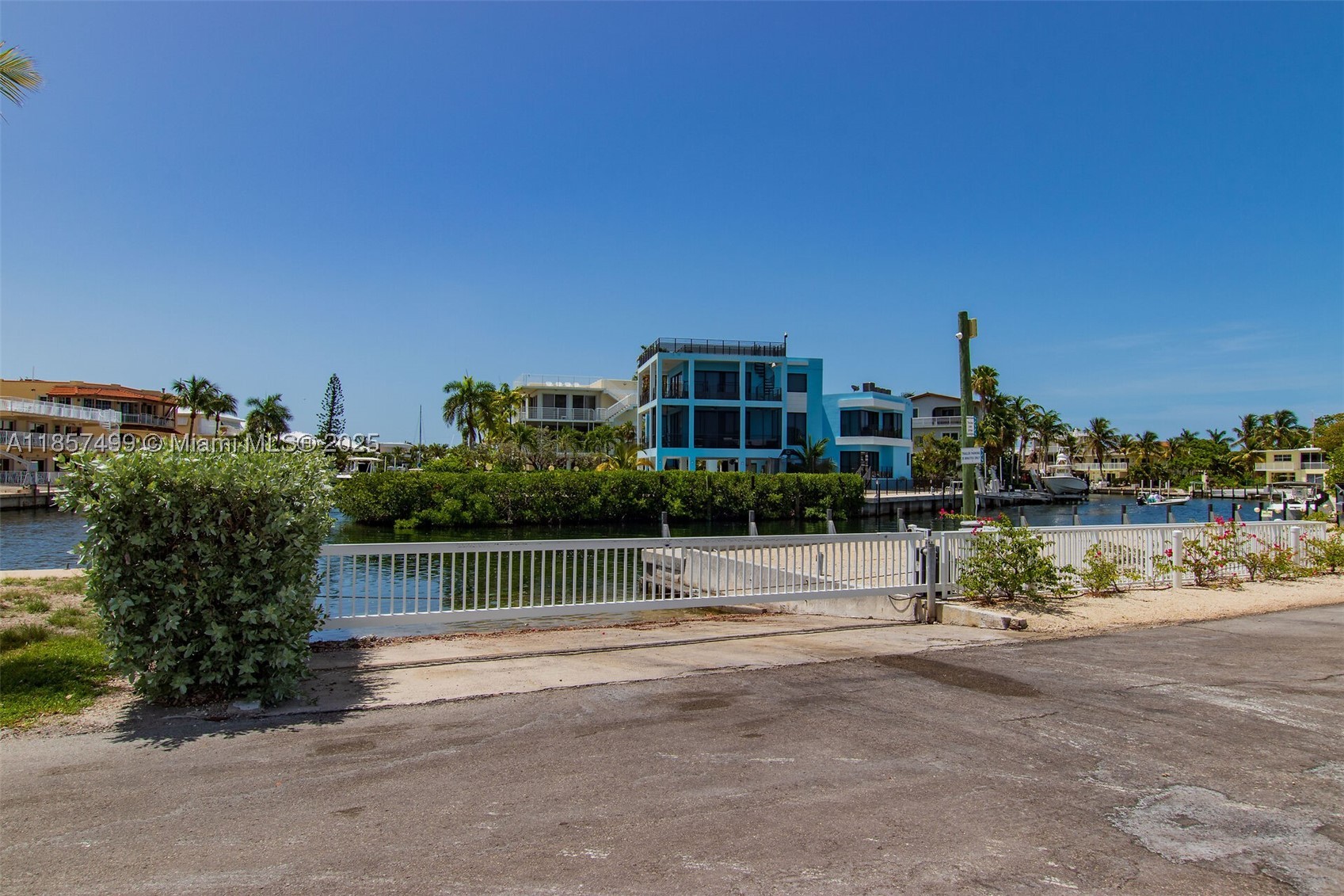 PORT ANTIGUA PLAT NO 5 & - Residential