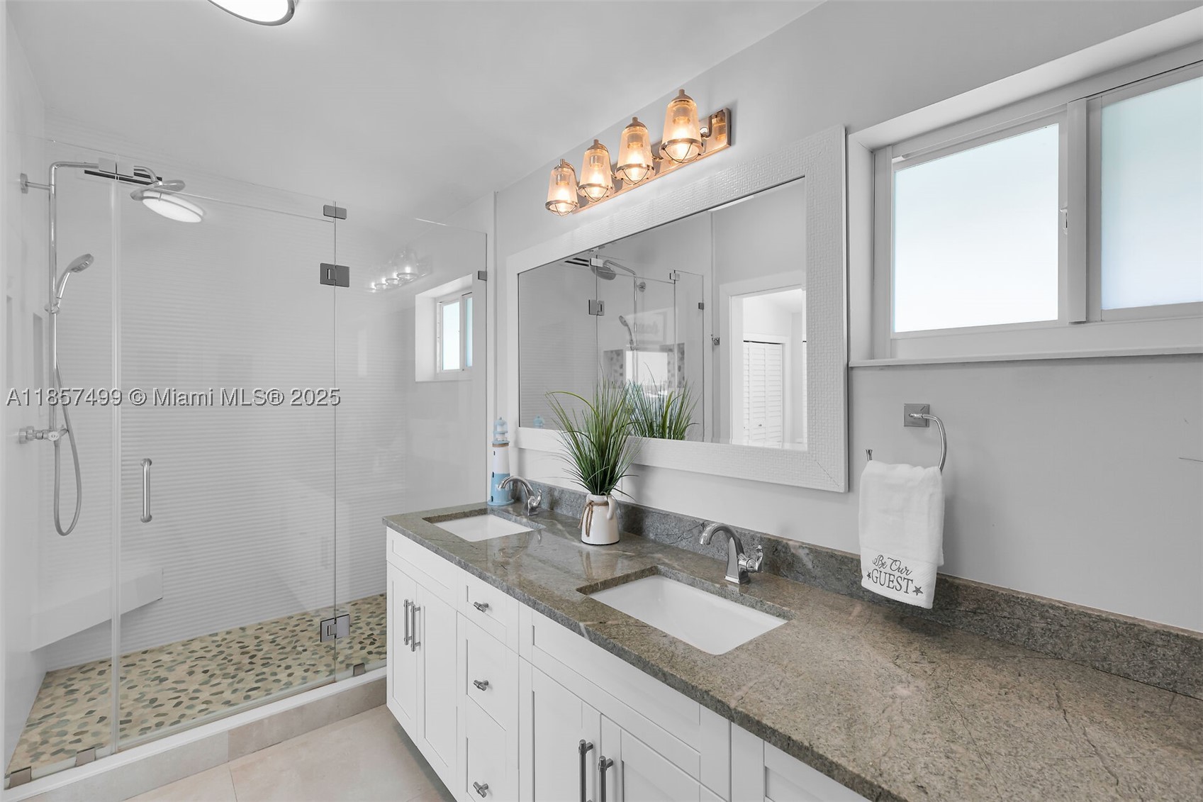 PORT ANTIGUA PLAT NO 5 & - Residential