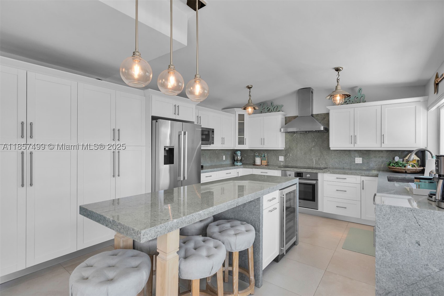 PORT ANTIGUA PLAT NO 5 & - Residential