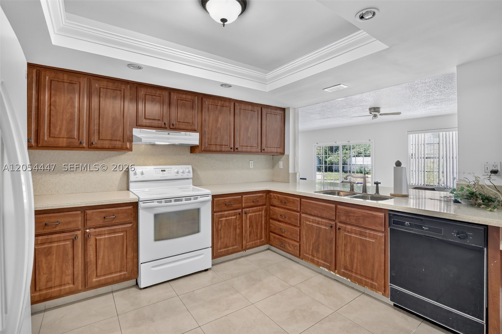 PLANTATION PARK LAKESITES - Residential