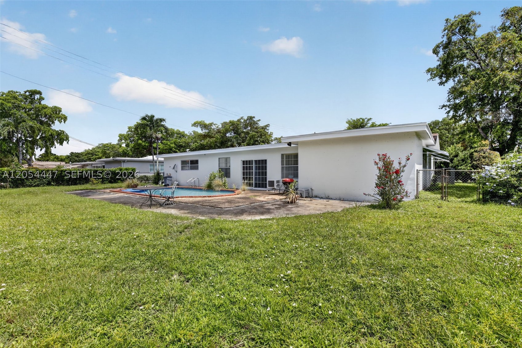PLANTATION PARK LAKESITES - Residential