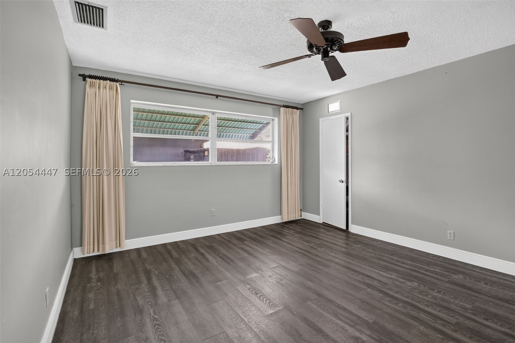 PLANTATION PARK LAKESITES - Residential