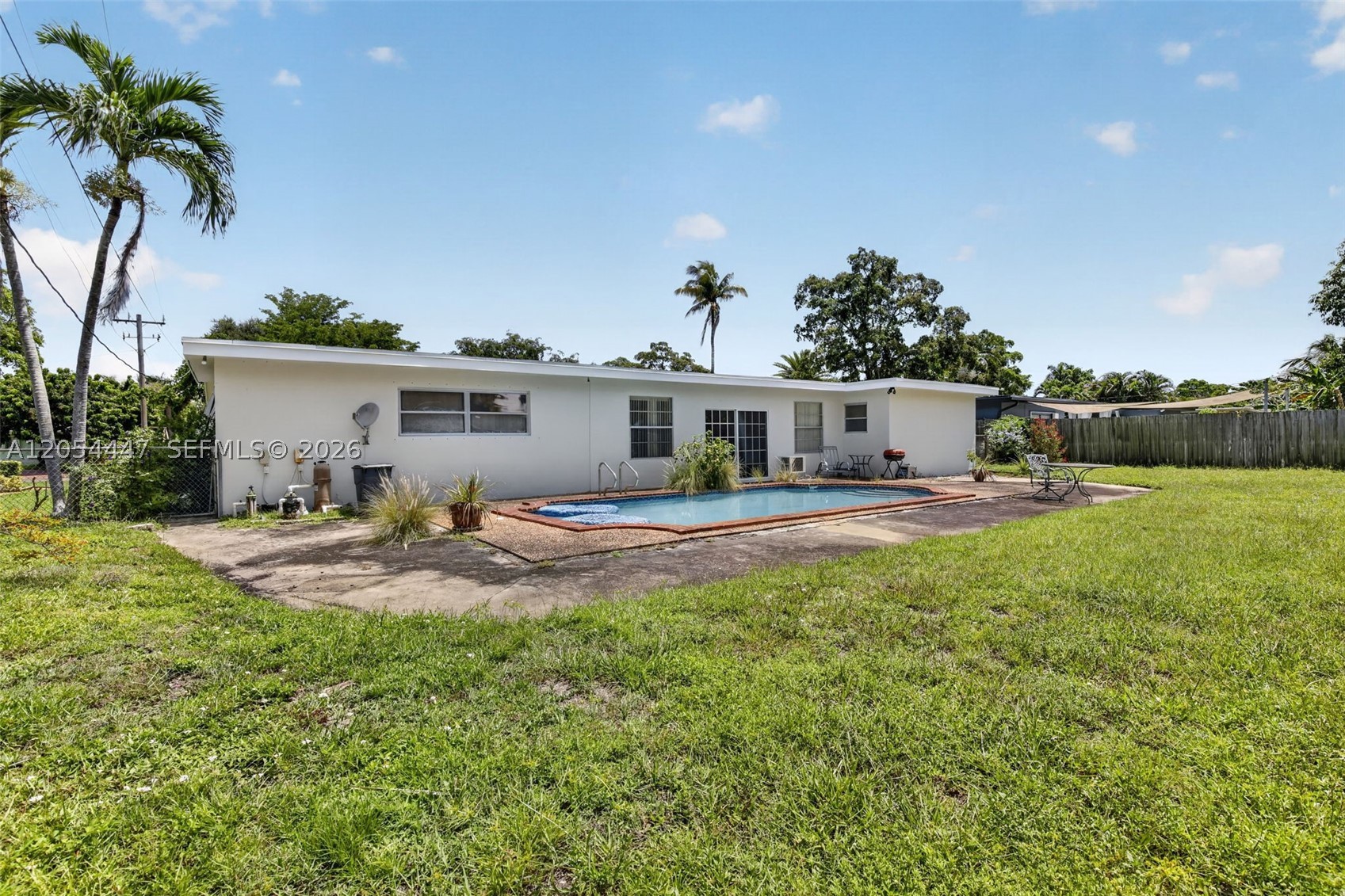 PLANTATION PARK LAKESITES - Residential