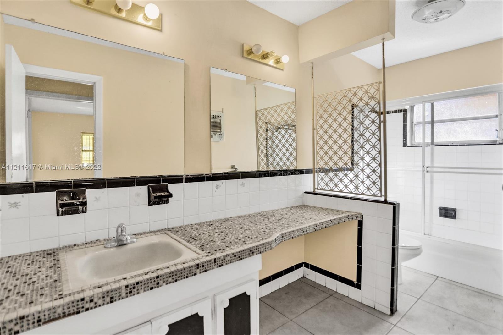 OAKLAND ESTATES NORTH 2 S - Residential Lease