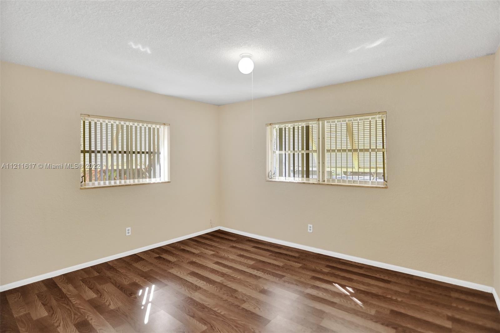 OAKLAND ESTATES NORTH 2 S - Residential Lease