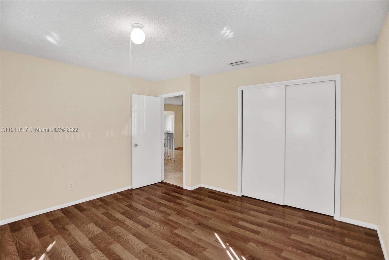 OAKLAND ESTATES NORTH 2 S - Residential Lease