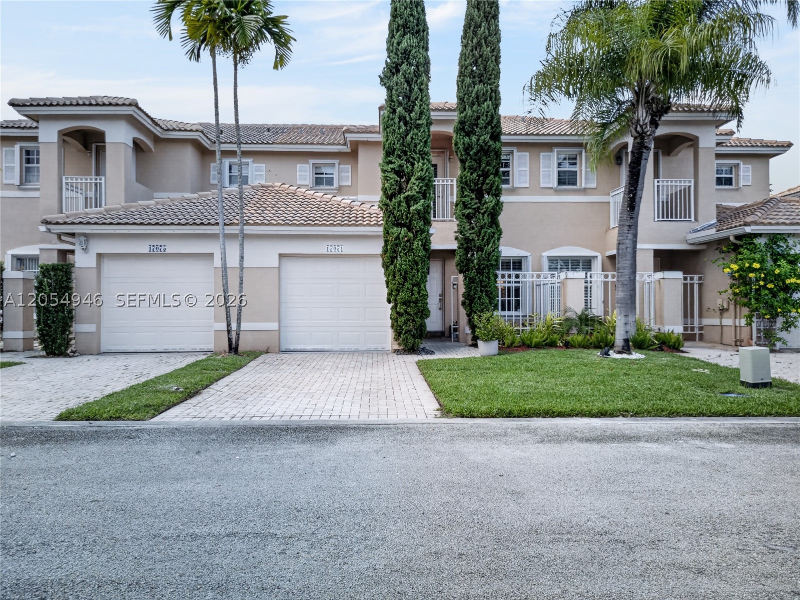 PEMBROKE ISLES 1 - Residential