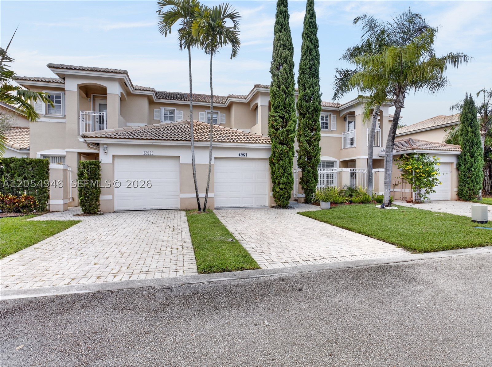 PEMBROKE ISLES 1 - Residential