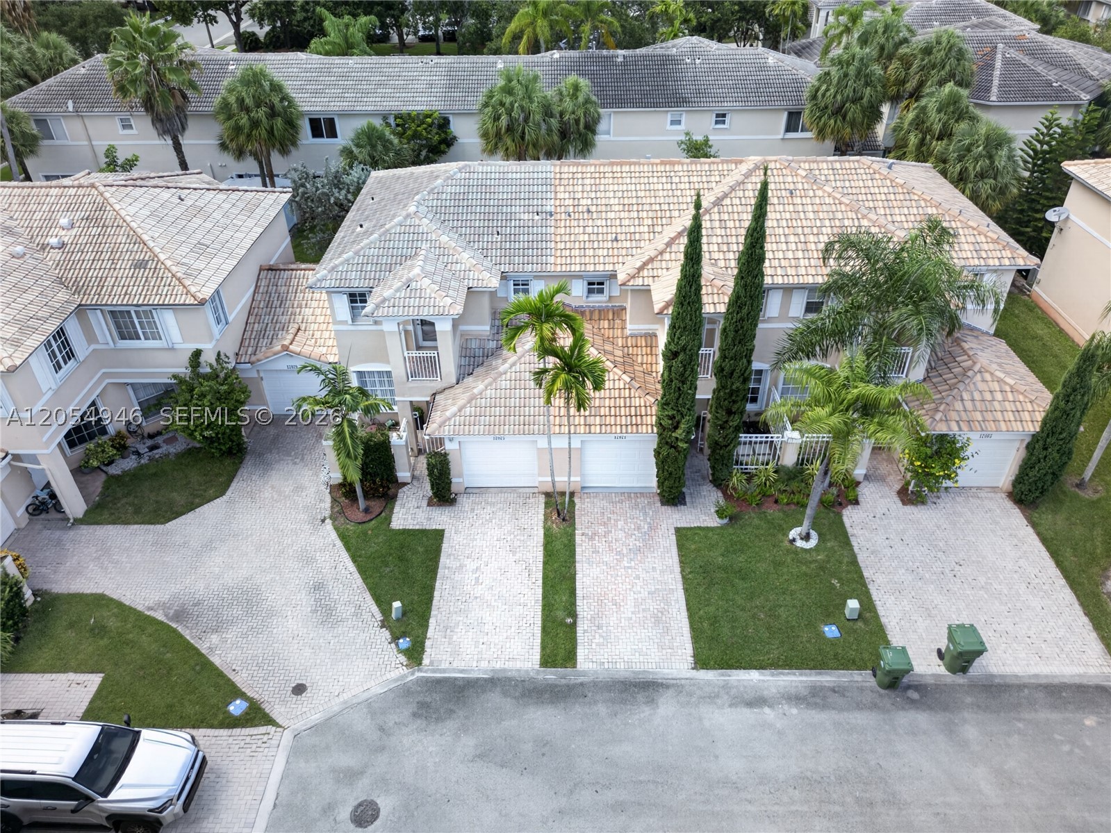 PEMBROKE ISLES 1 - Residential