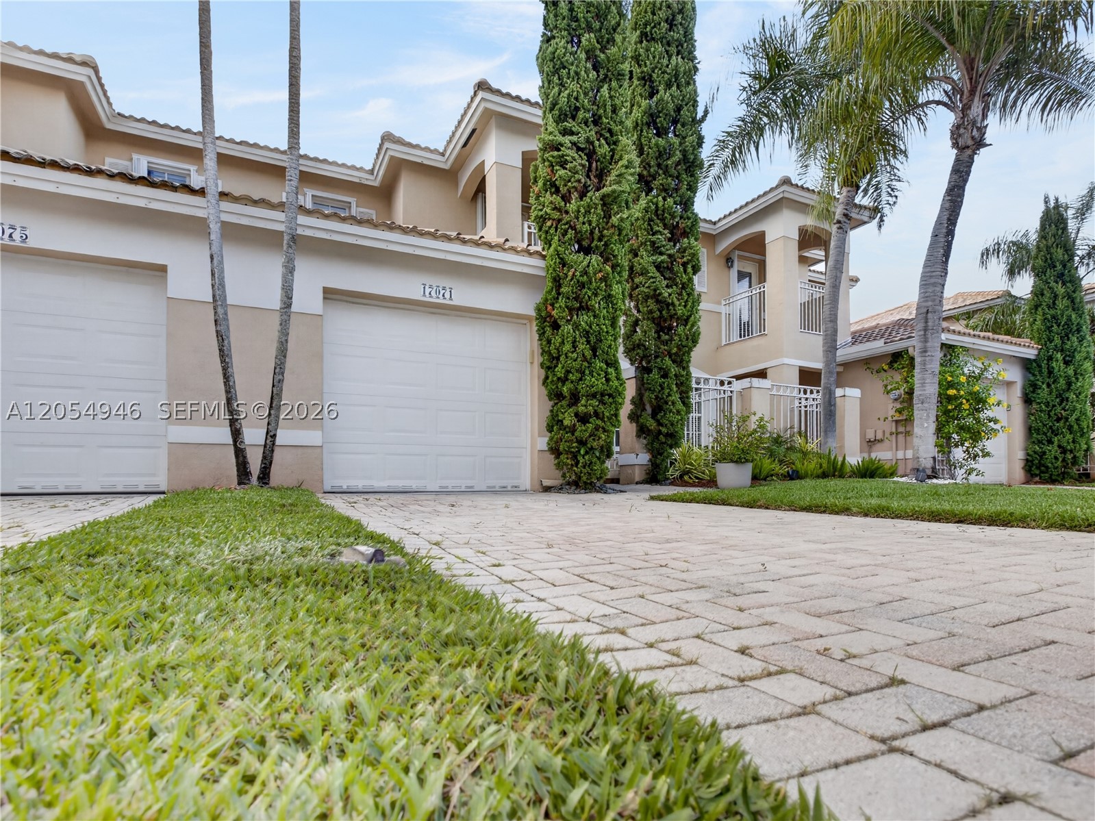 PEMBROKE ISLES 1 - Residential