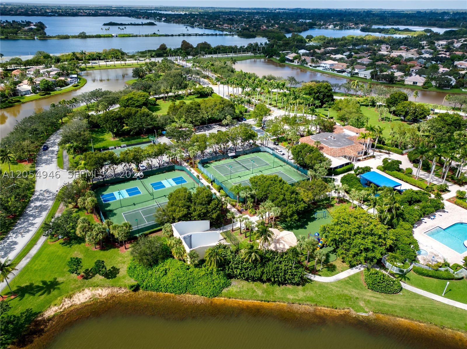 PEMBROKE ISLES 1 - Residential