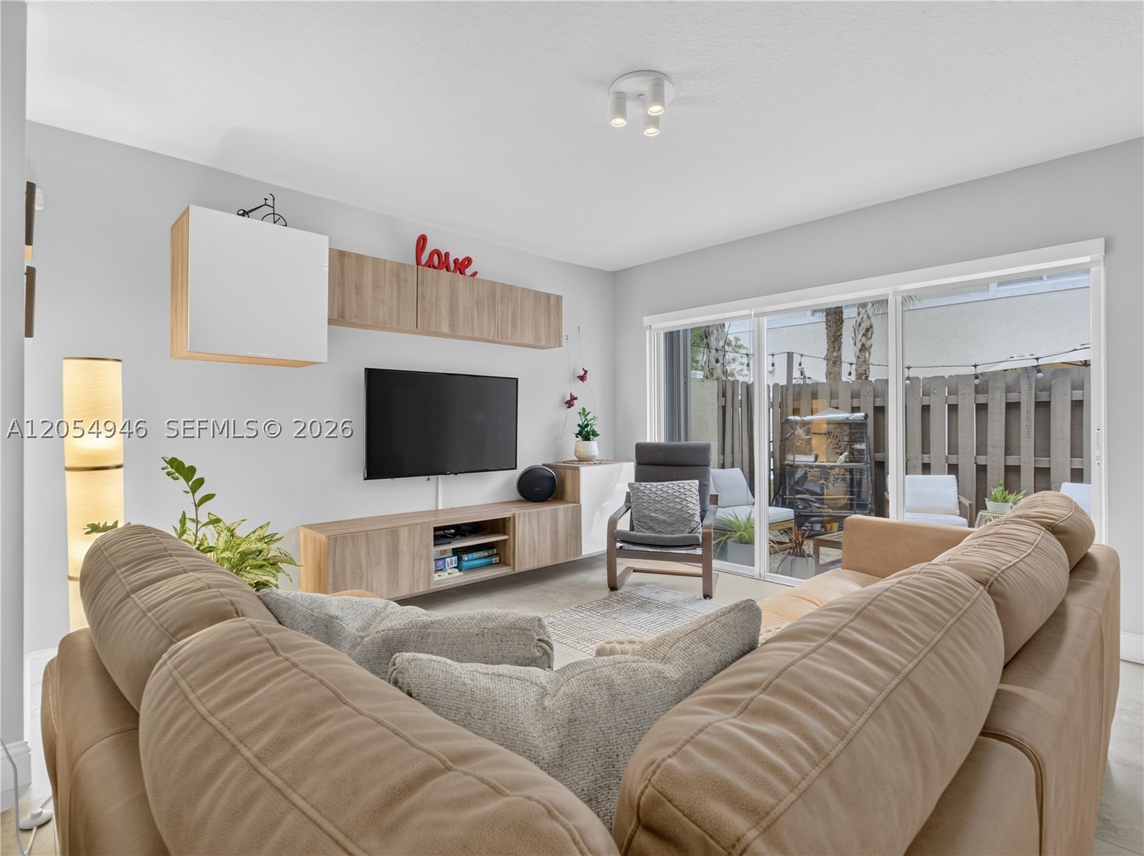 PEMBROKE ISLES 1 - Residential