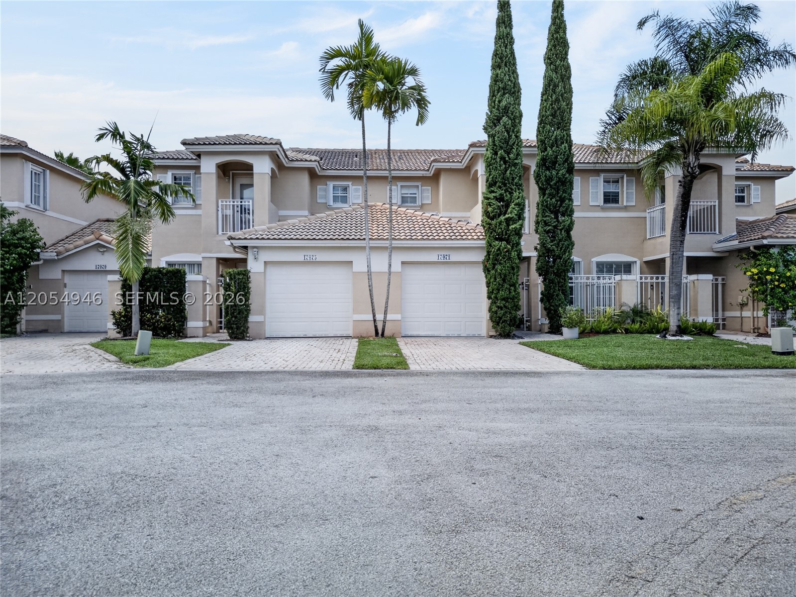 PEMBROKE ISLES 1 - Residential