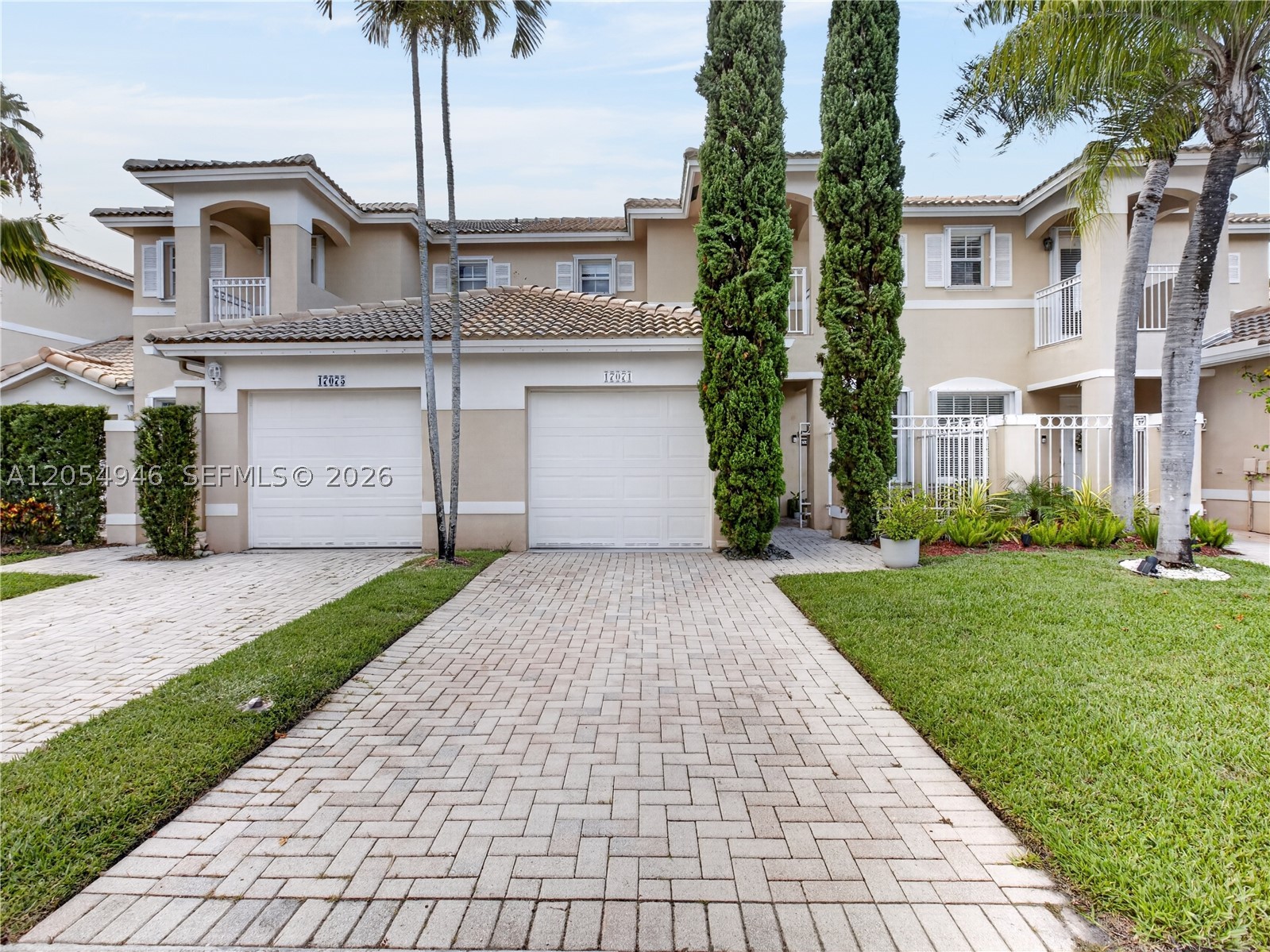 PEMBROKE ISLES 1 - Residential