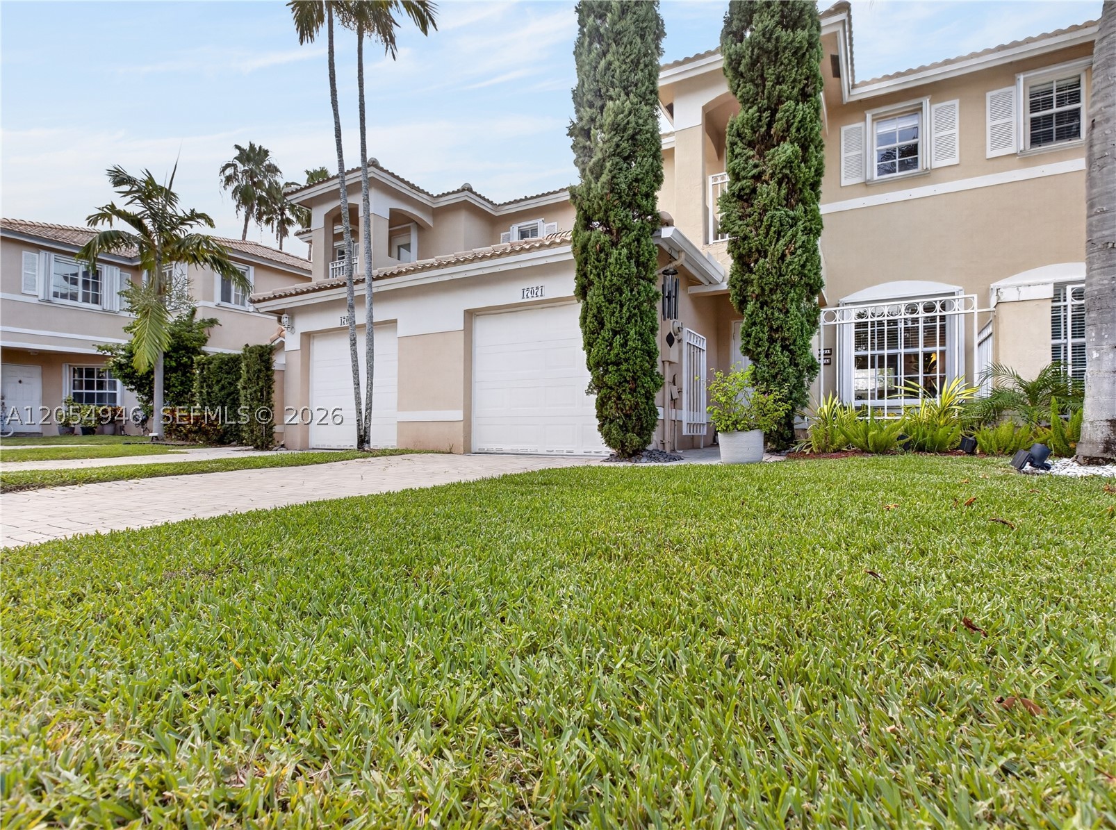 PEMBROKE ISLES 1 - Residential