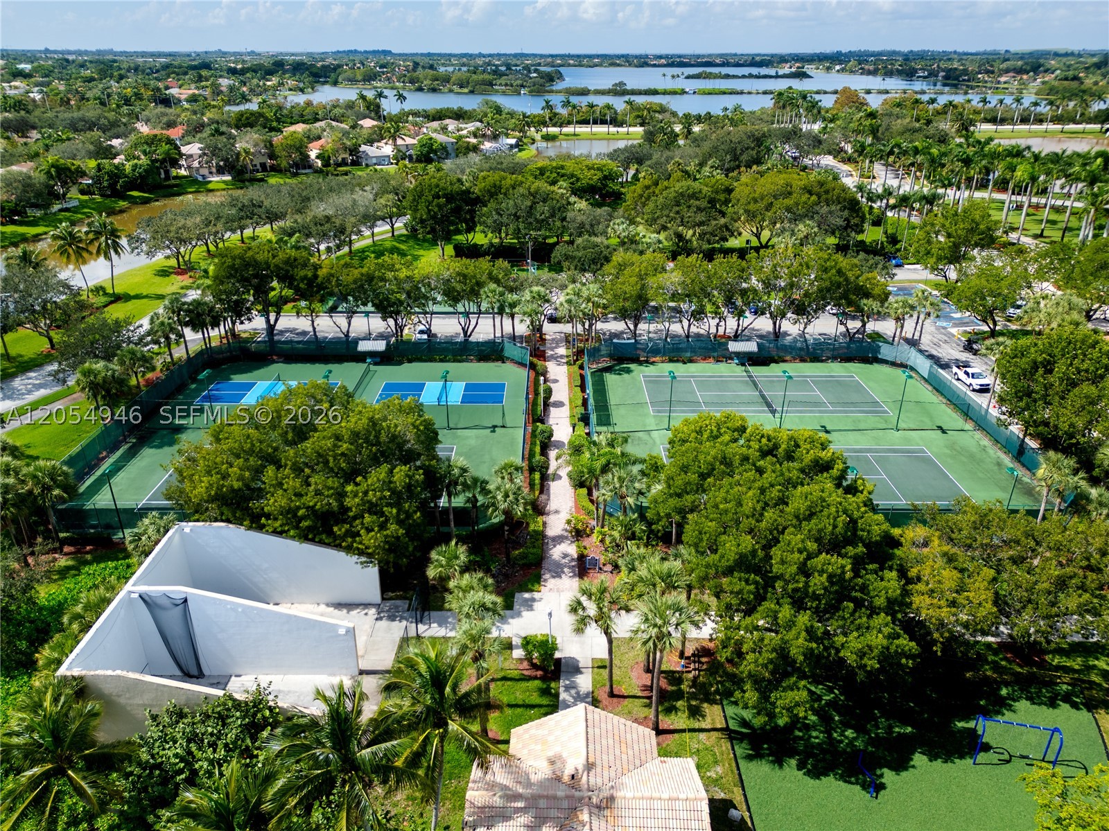 PEMBROKE ISLES 1 - Residential