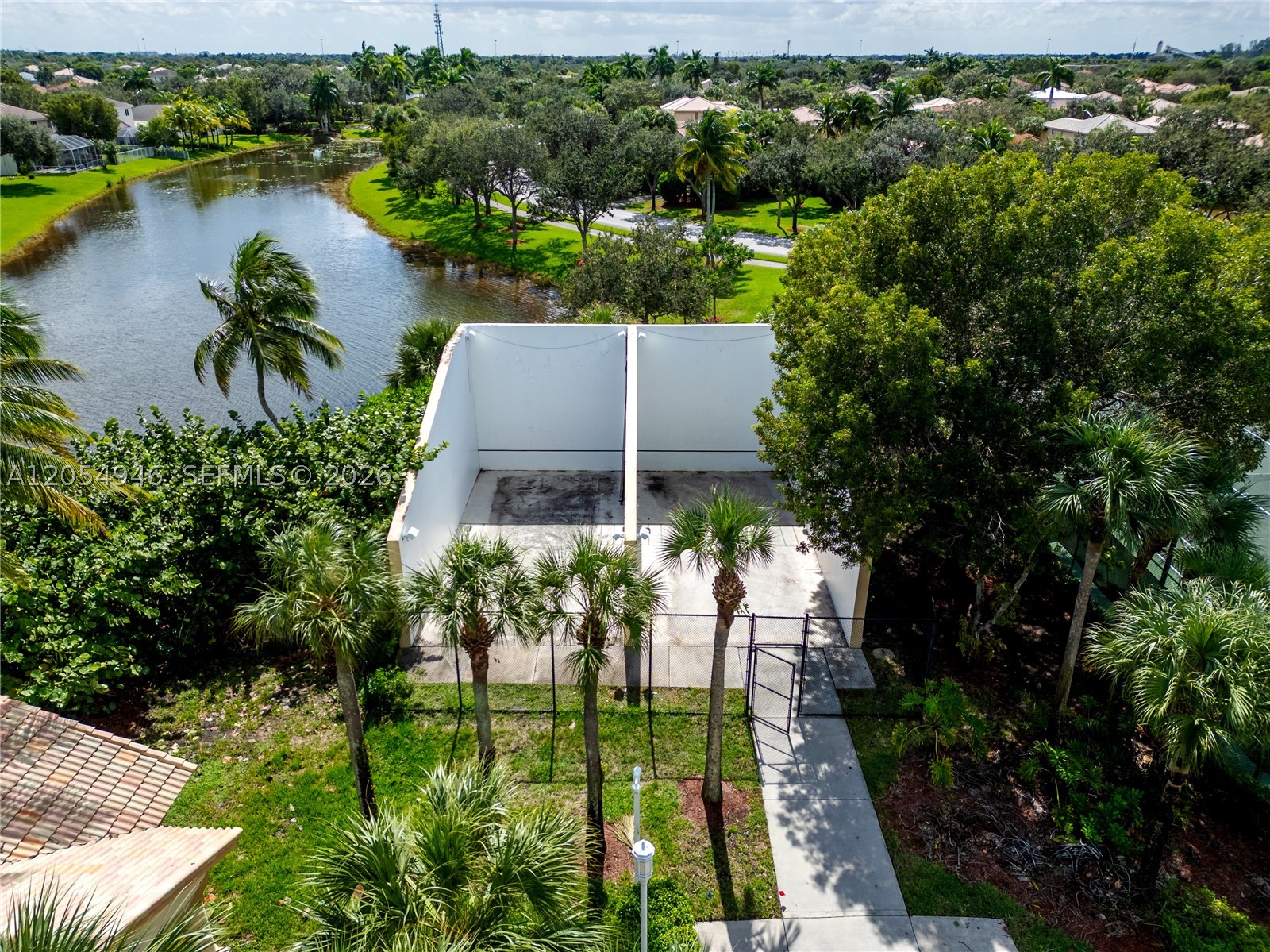 PEMBROKE ISLES 1 - Residential
