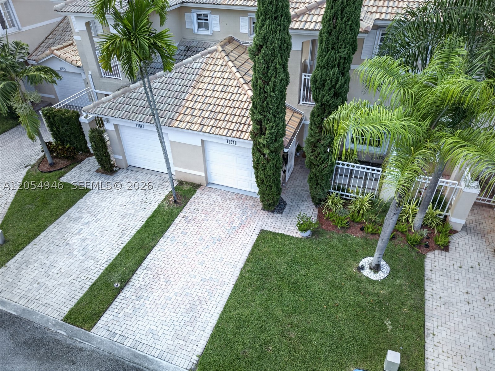 PEMBROKE ISLES 1 - Residential