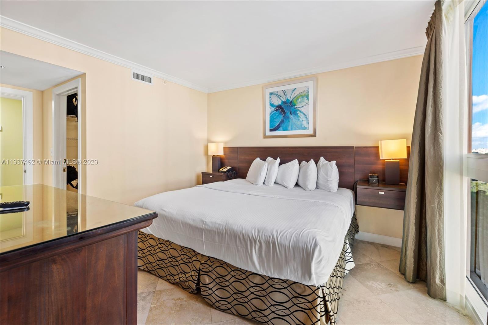 THE MUTINY CONDO - Residential