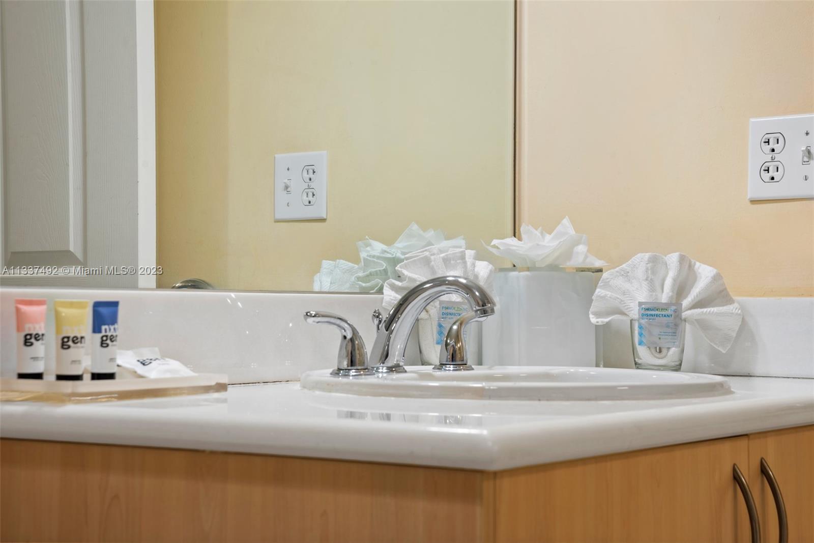 THE MUTINY CONDO - Residential