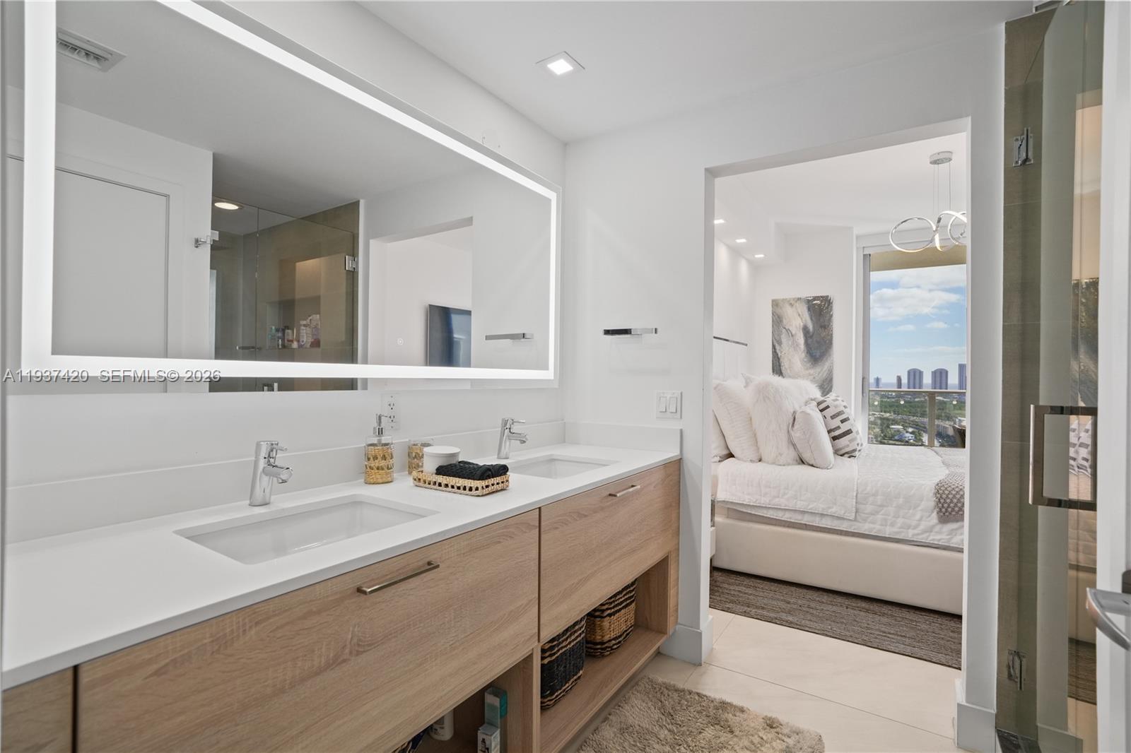 THE HARBOUR SOUTH CONDO - Residential Lease