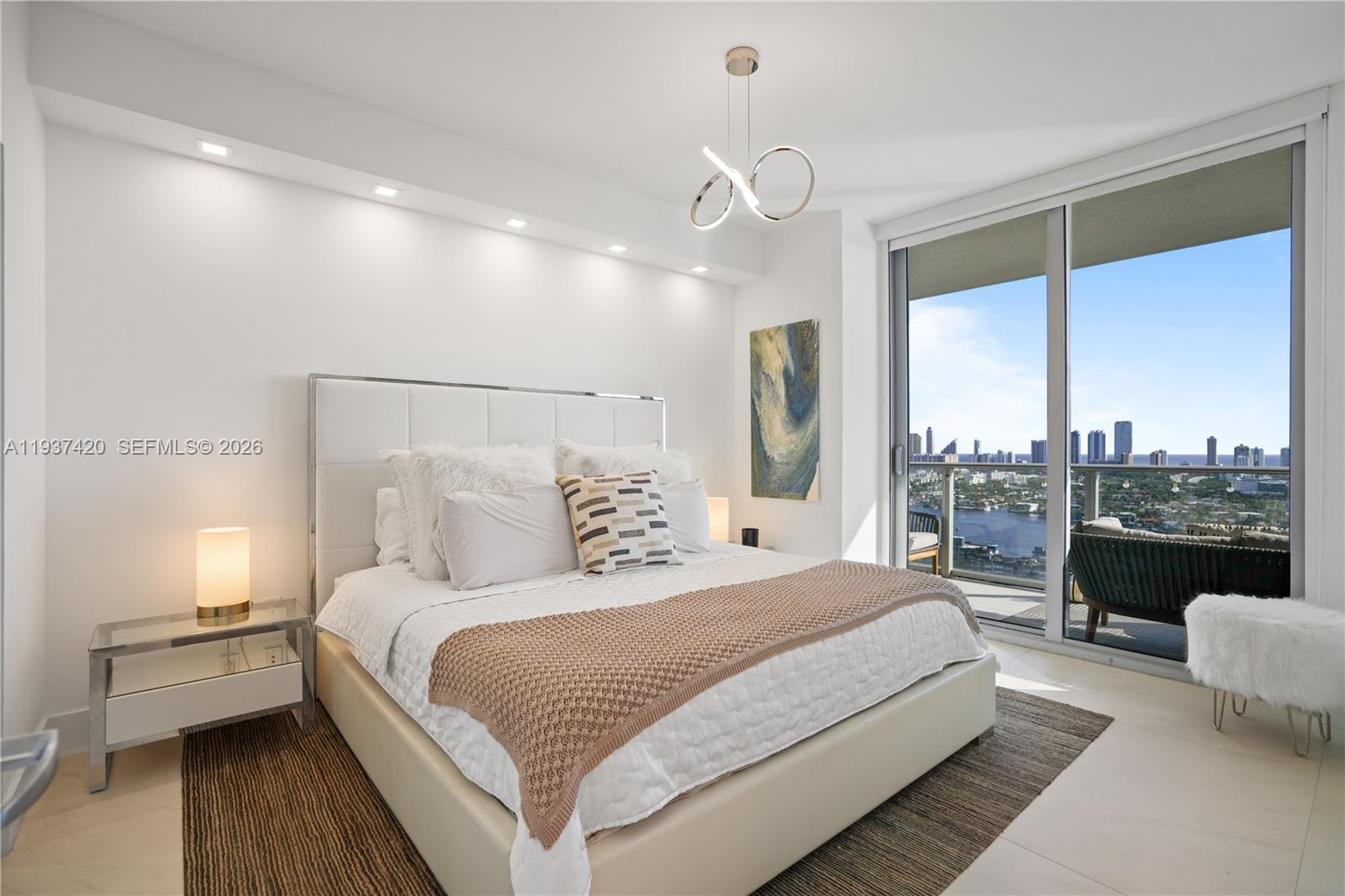 THE HARBOUR SOUTH CONDO - Residential Lease