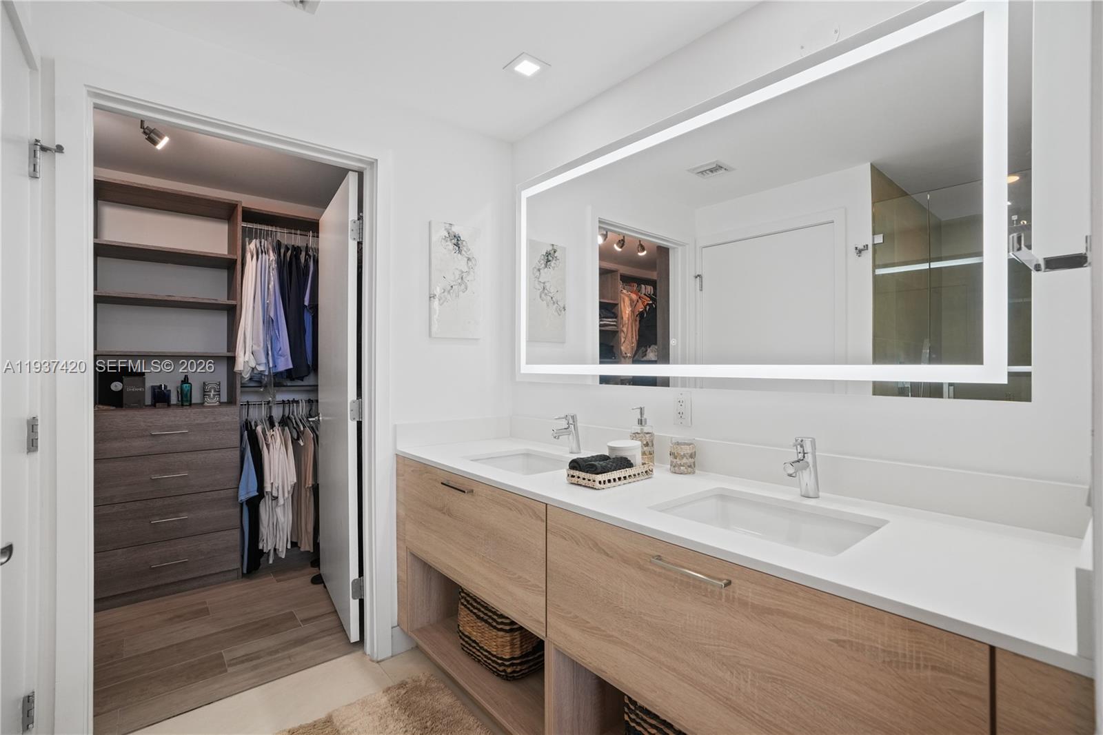 THE HARBOUR SOUTH CONDO - Residential Lease
