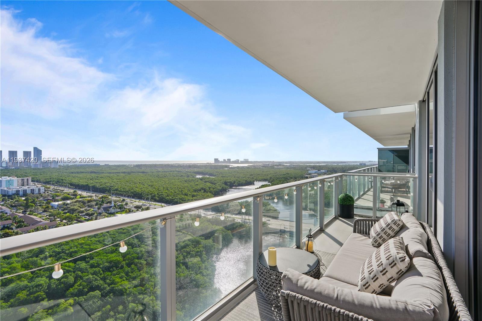 THE HARBOUR SOUTH CONDO - Residential Lease
