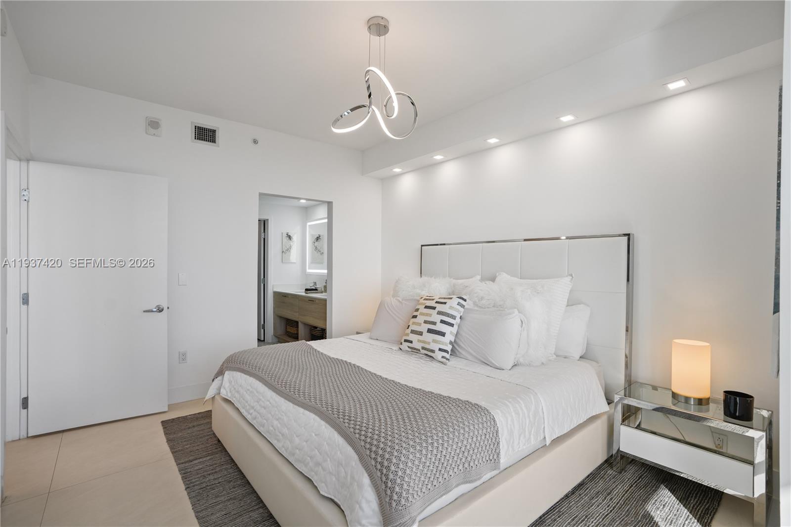 THE HARBOUR SOUTH CONDO - Residential Lease