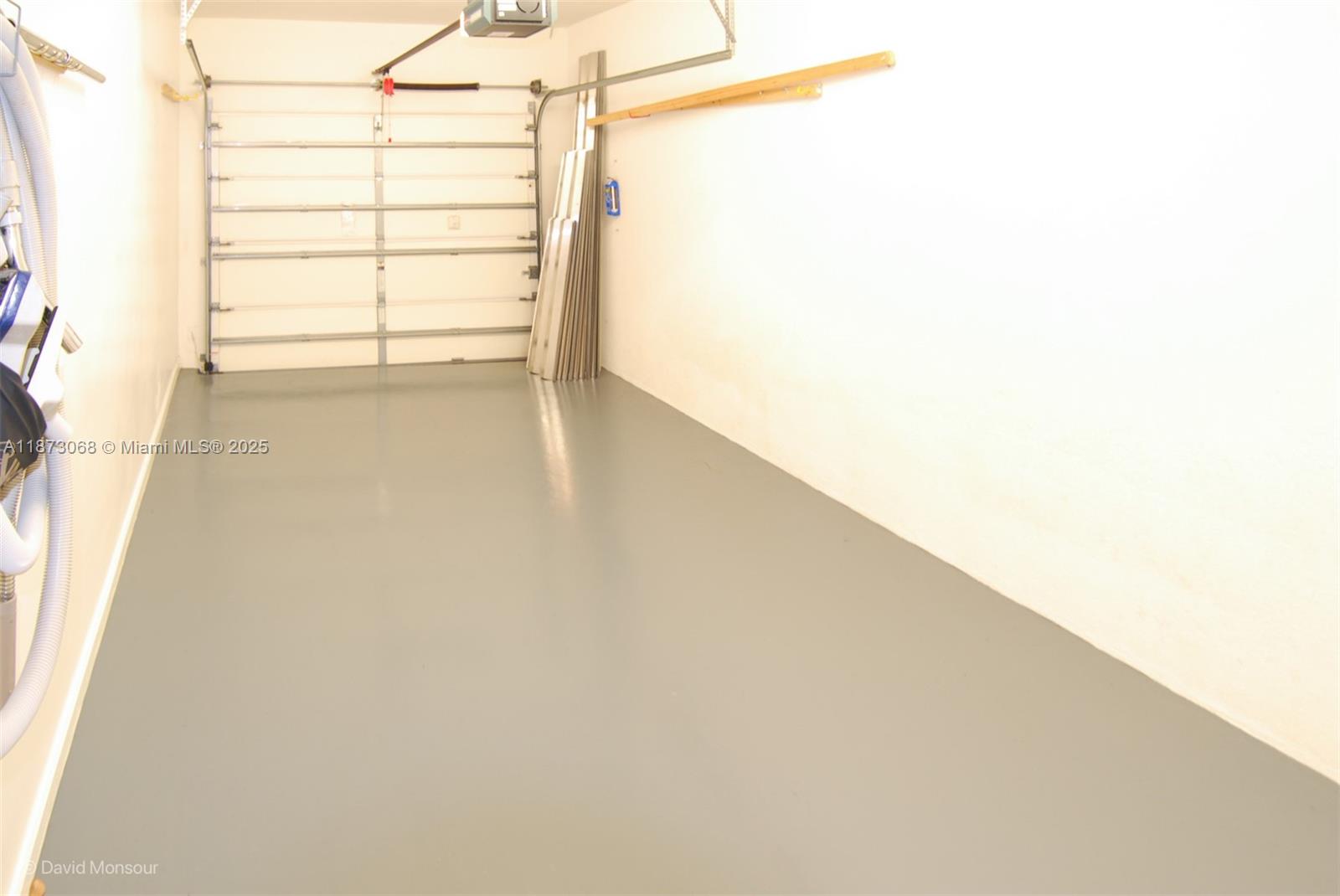 CATALINA LAKES - Residential Lease