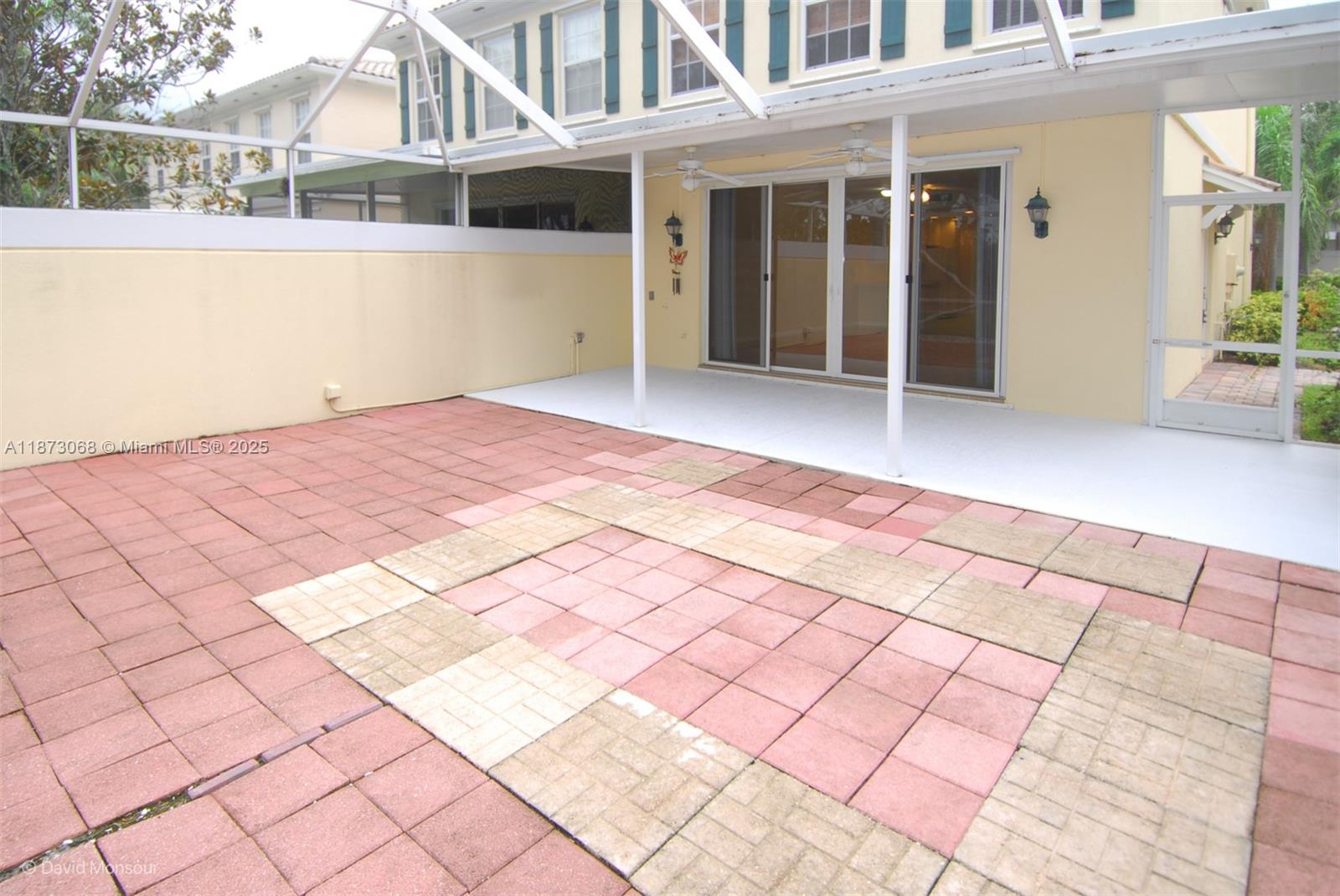 CATALINA LAKES - Residential Lease