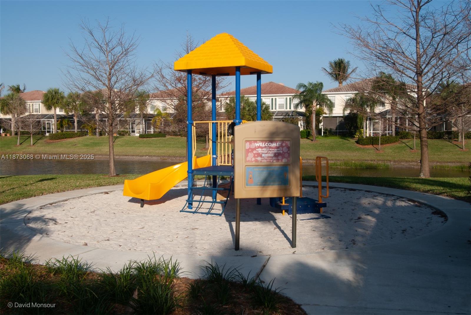 CATALINA LAKES - Residential Lease