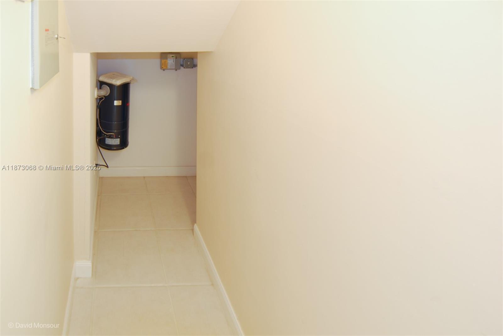 CATALINA LAKES - Residential Lease