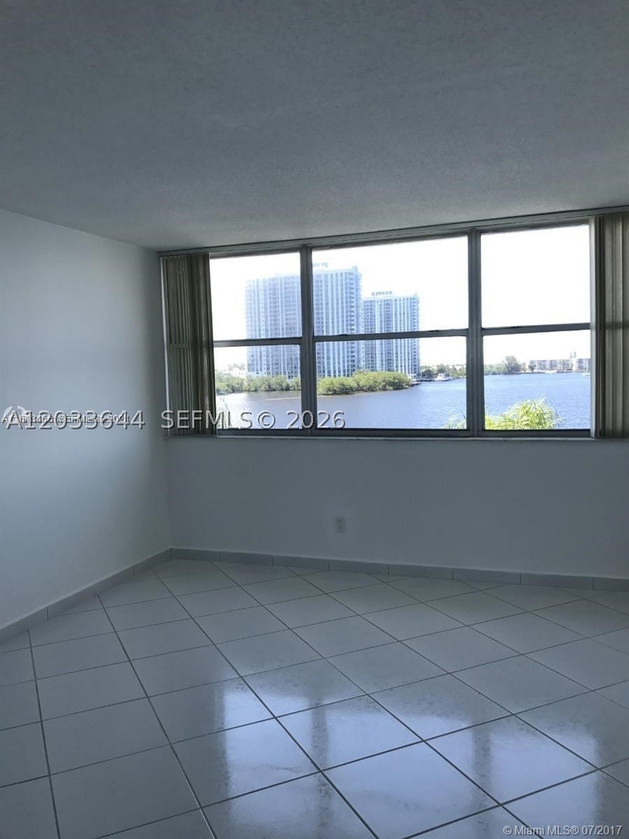 REEF NORTH CONDO - Residential