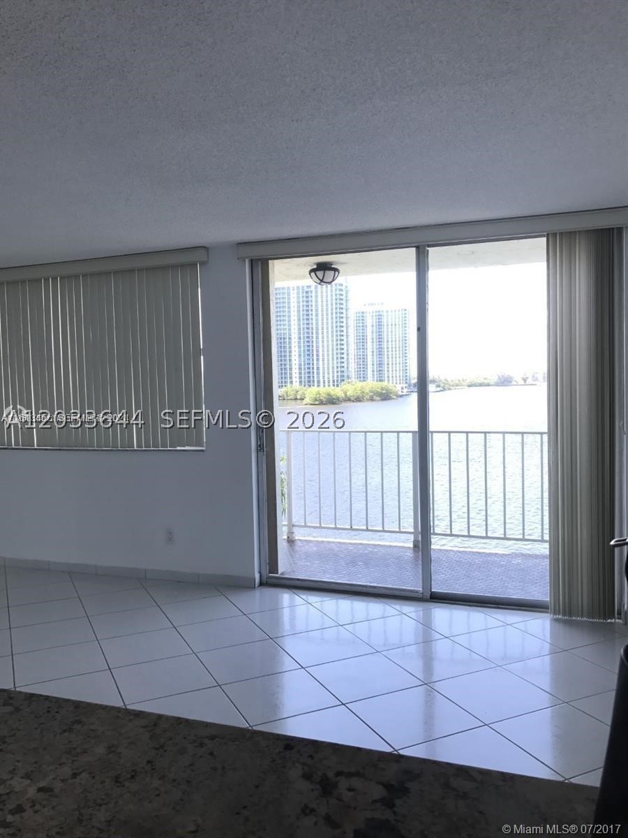 REEF NORTH CONDO - Residential