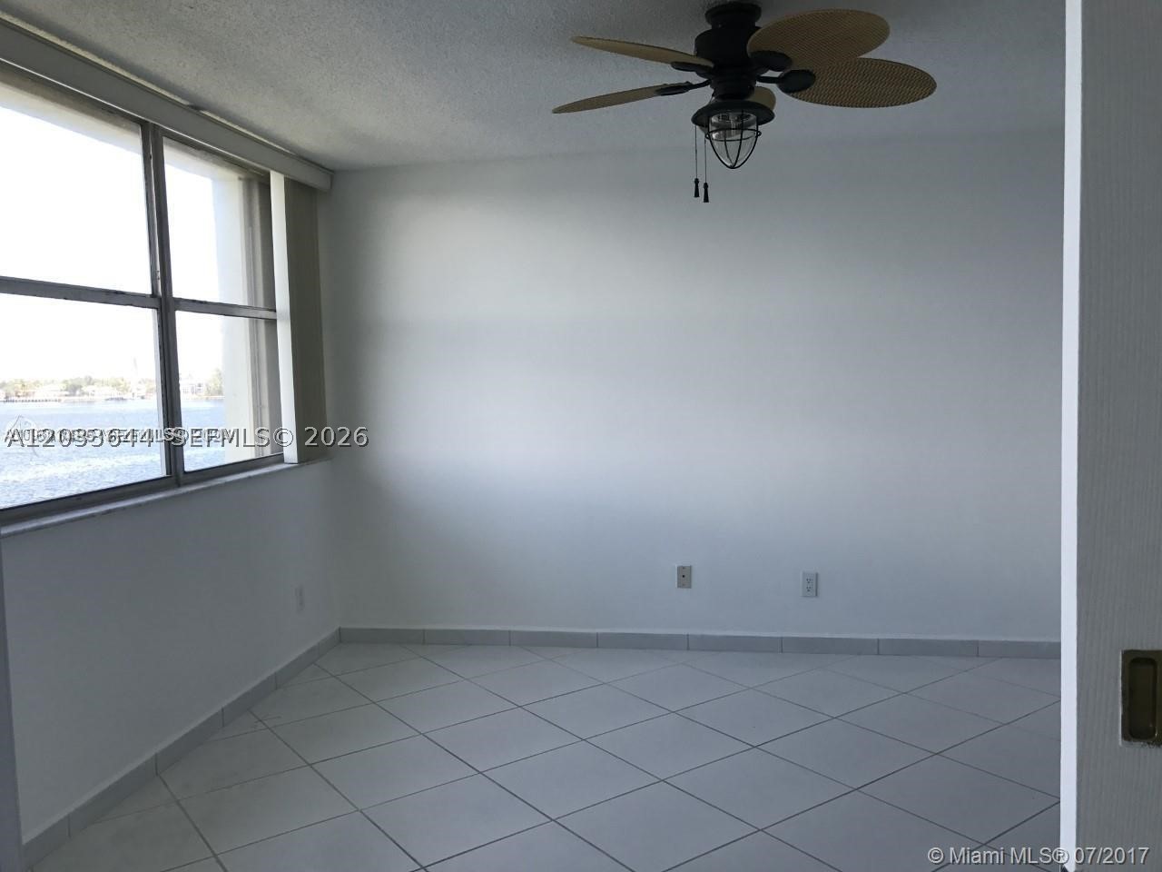 REEF NORTH CONDO - Residential