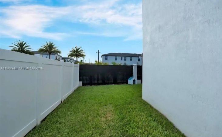 VISTA LAGO - Residential
