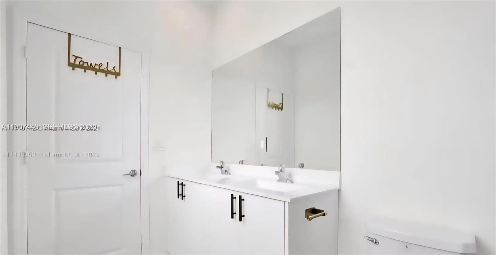 VISTA LAGO - Residential