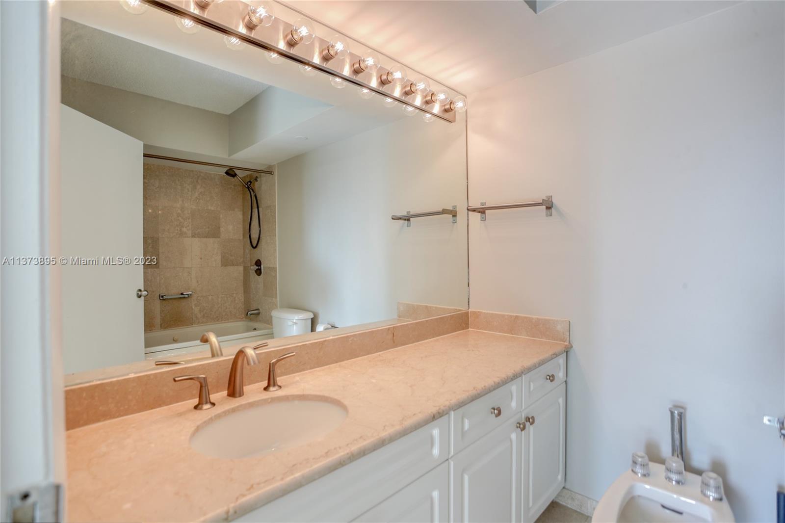 THE GRANDVIEW CONDO - Residential Lease