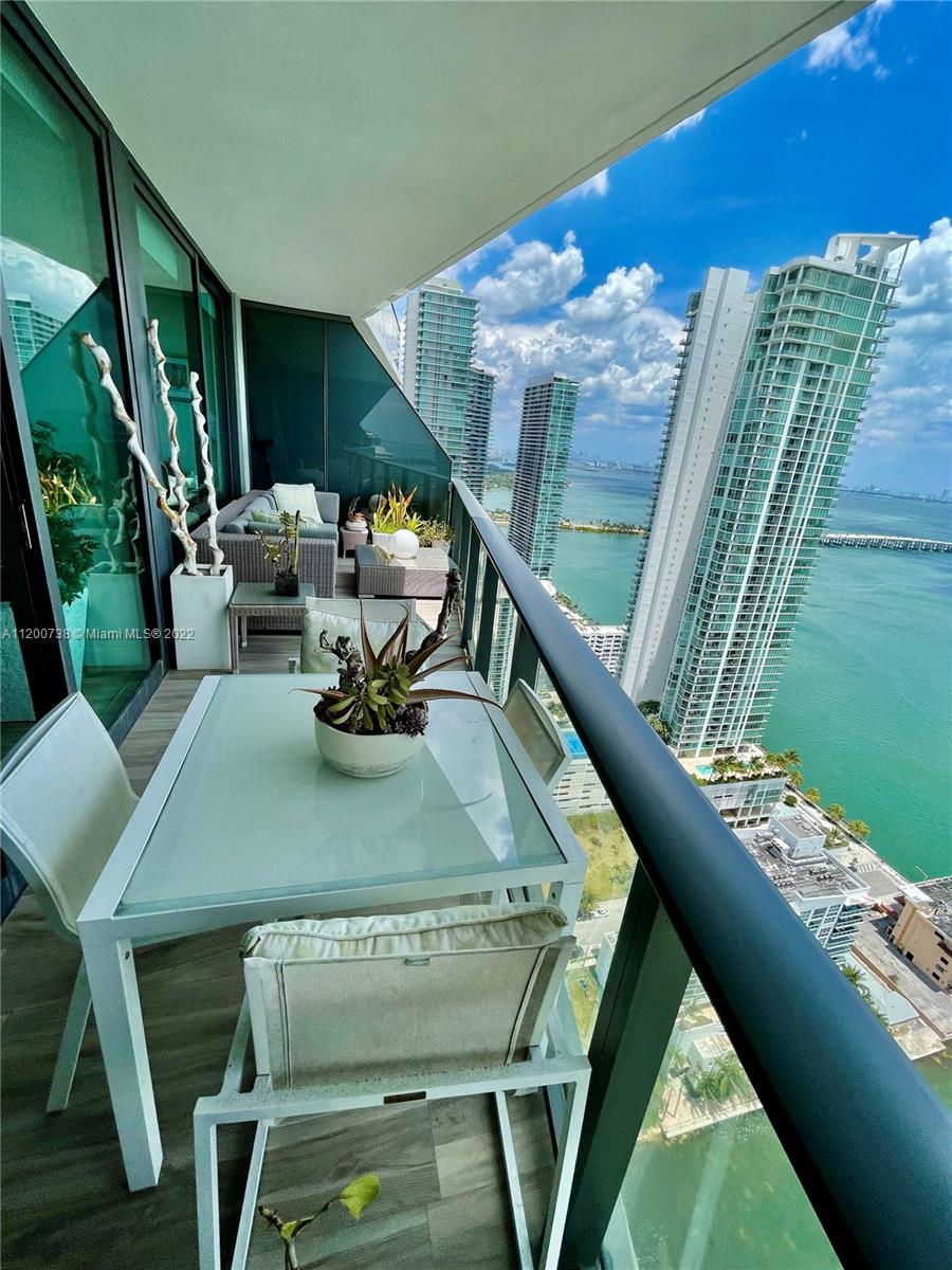 ICON BAY CONDO - Residential Lease