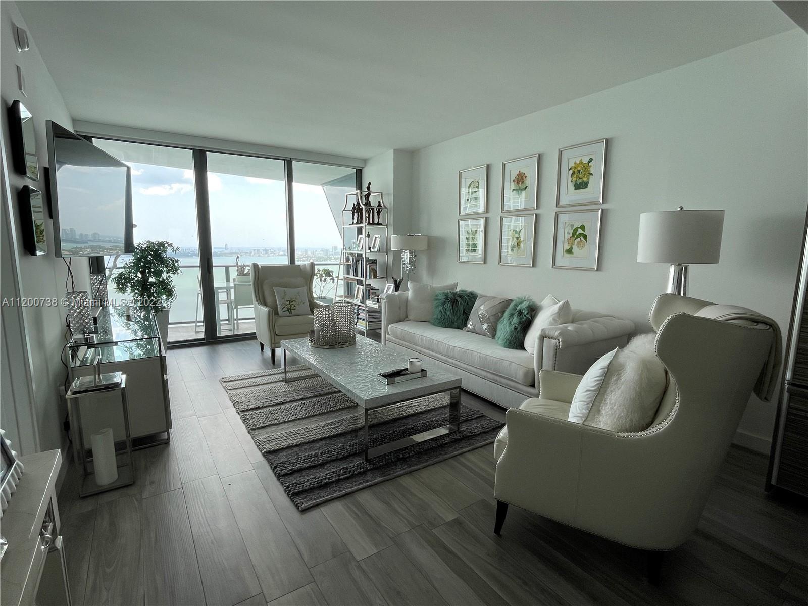 ICON BAY CONDO - Residential Lease
