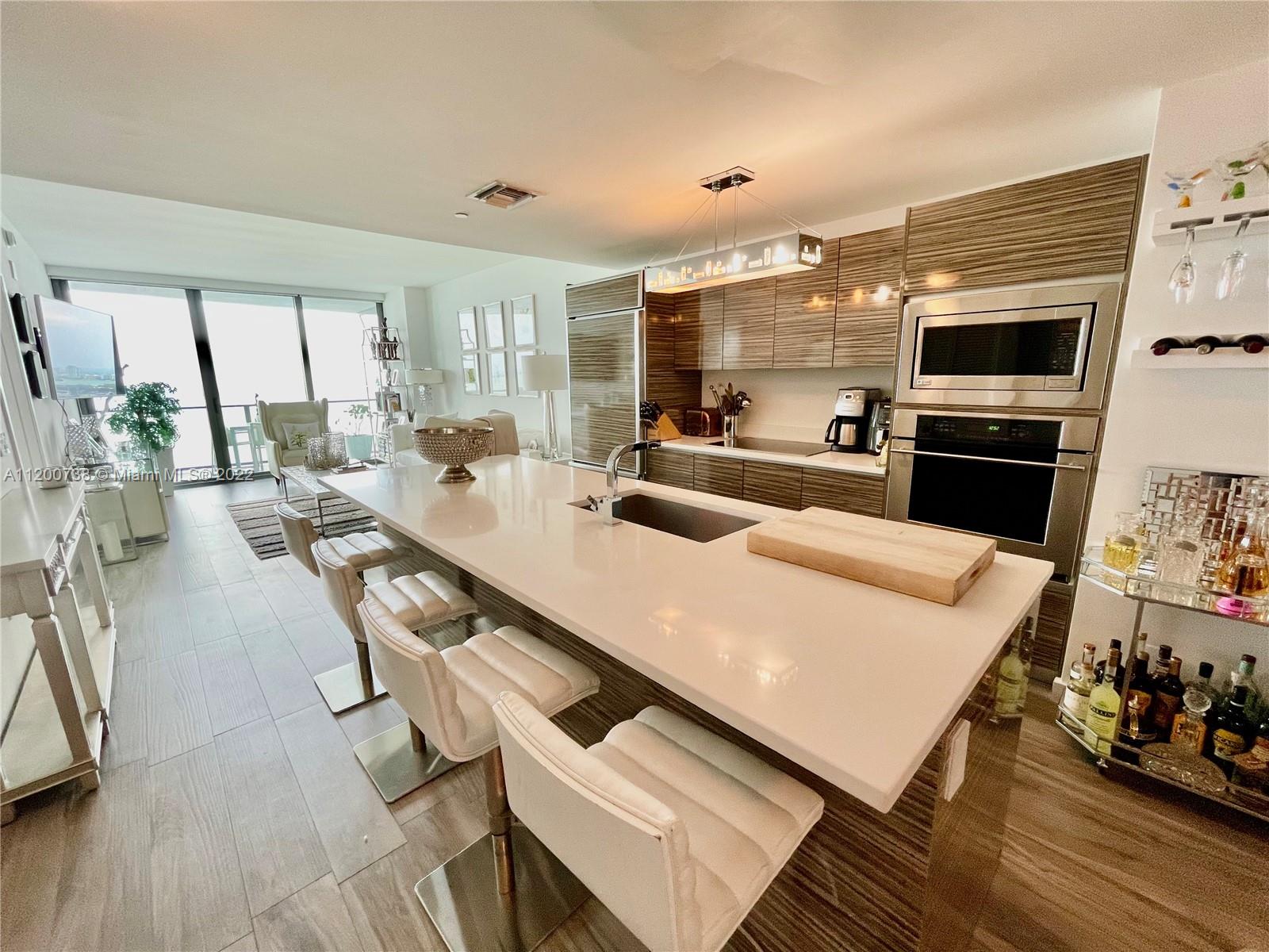 ICON BAY CONDO - Residential Lease