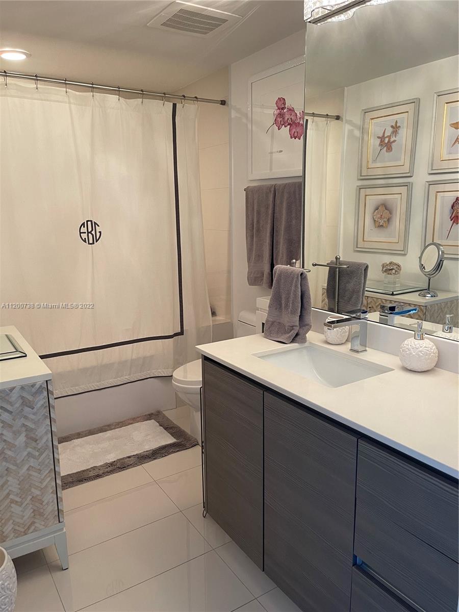 ICON BAY CONDO - Residential Lease