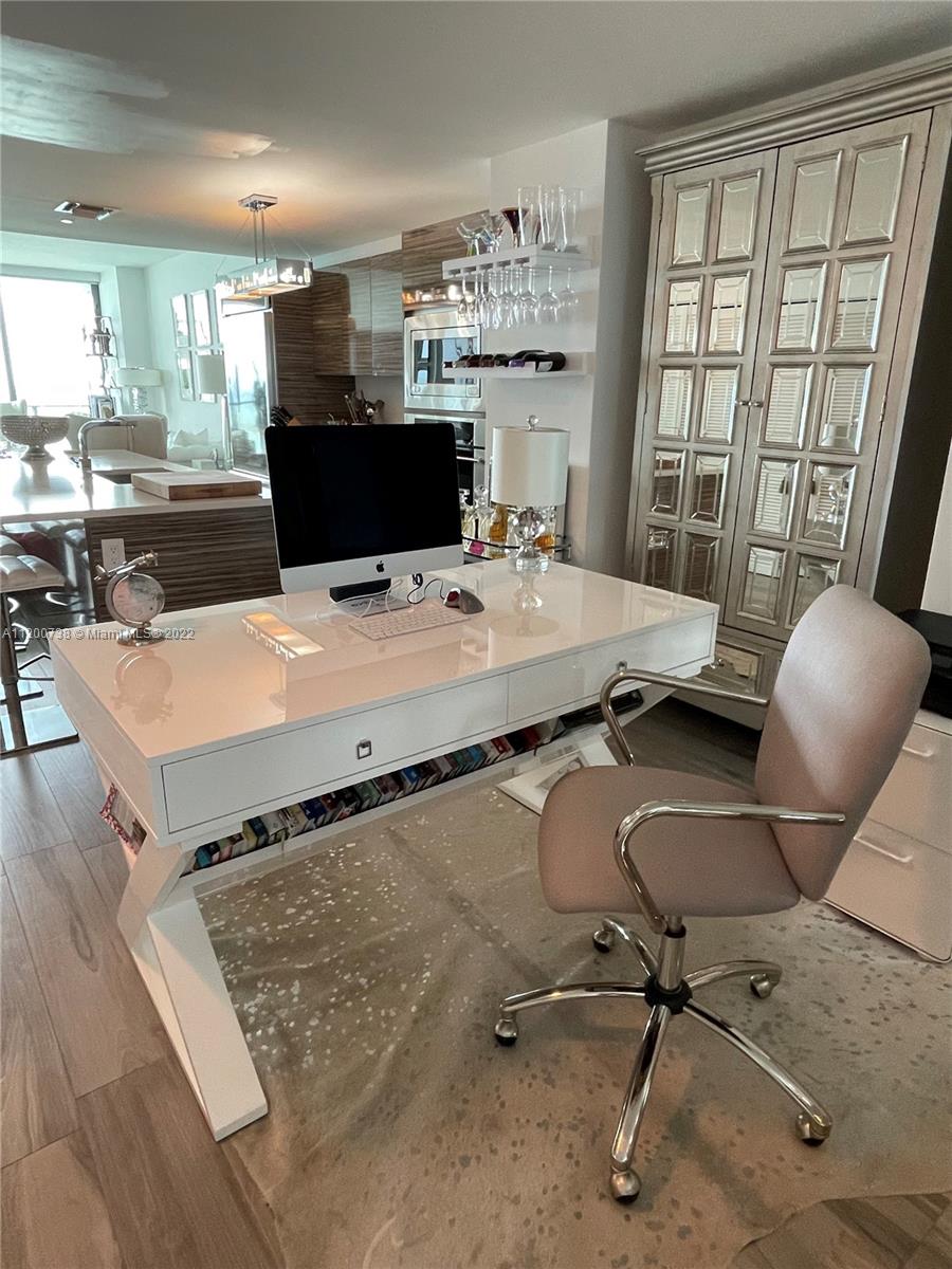 ICON BAY CONDO - Residential Lease