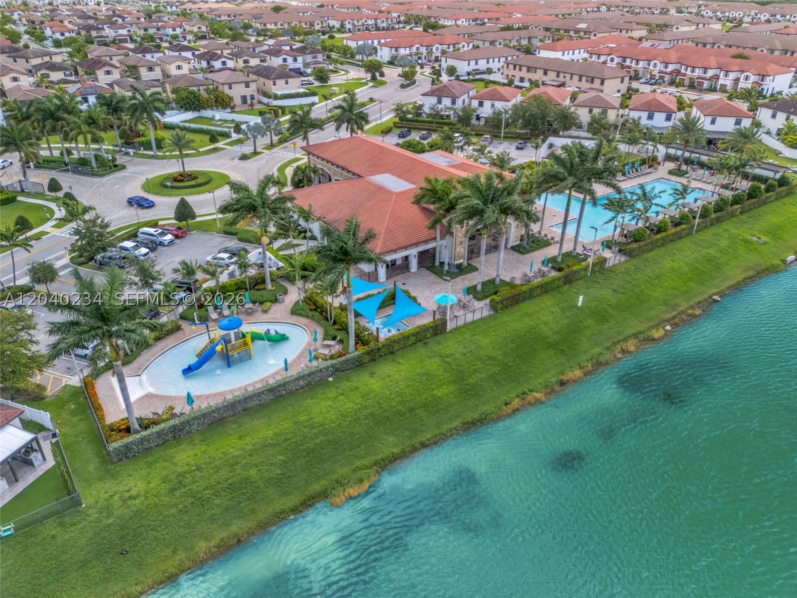 AQUABELLA NORTH - Residential