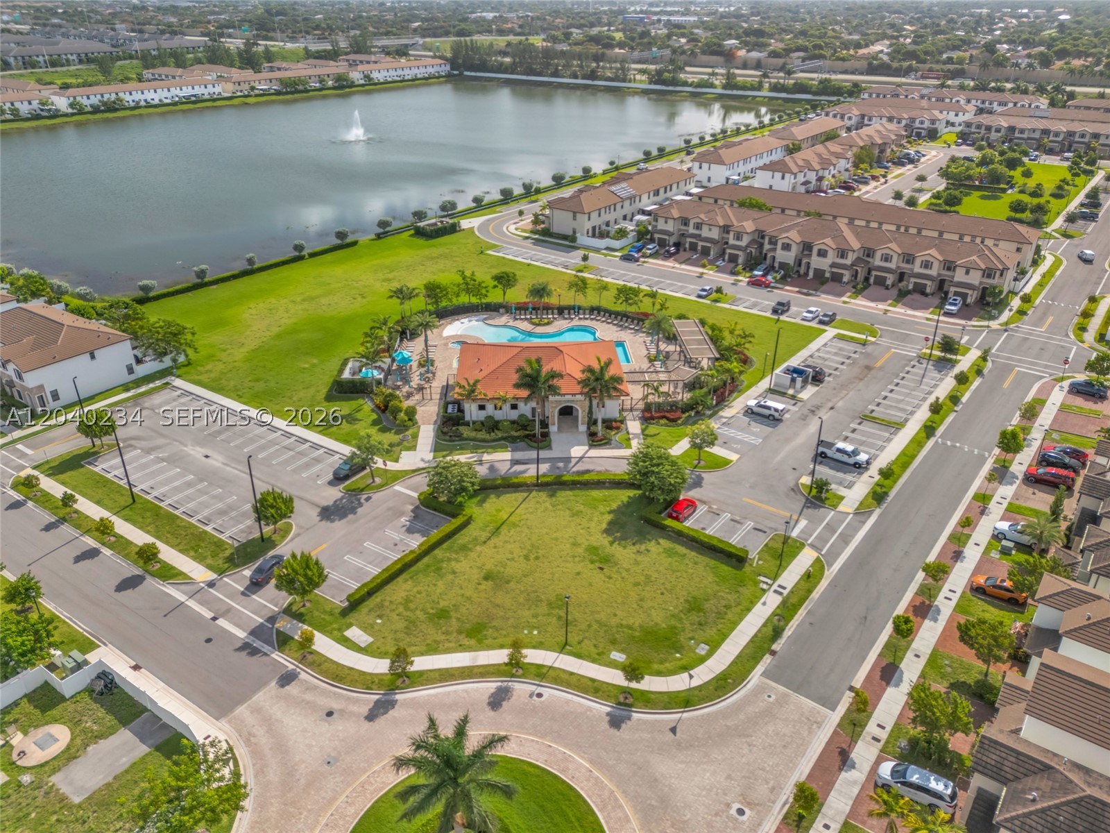 AQUABELLA NORTH - Residential