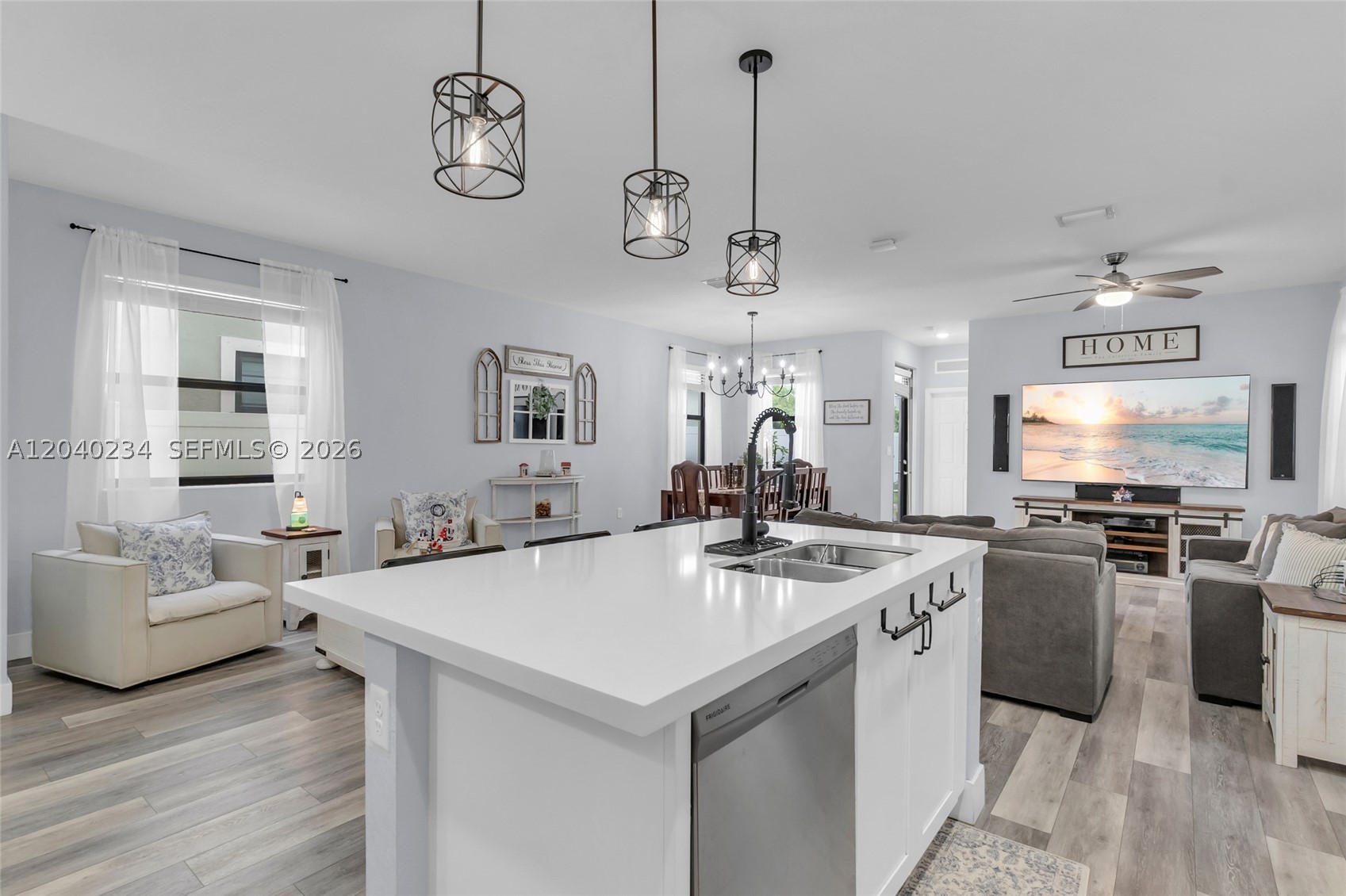 AQUABELLA NORTH - Residential
