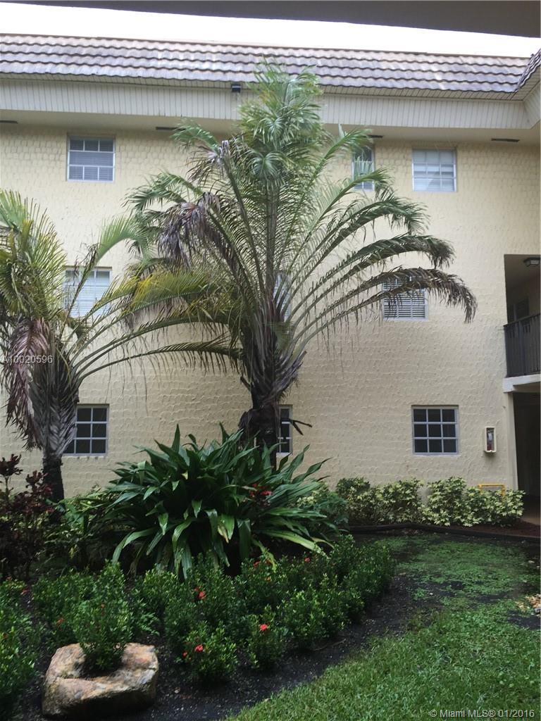 LOCATION, LOCATION, LOCATION!!!!! BEAUTIFUL CONDO IN THE HEART OF KENDAL... 1ST FLOOR, 2 BEDROOM, 2 BATHROOMS, PATIO. EASY TO SHOW.